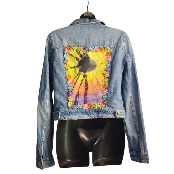 American Eagle Jean Jacket Women's Blue Embroidered Button Up Size Medium - Picture 2 of 10